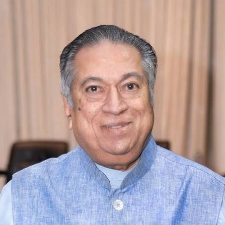Portrait of Dr. Vivek A. Savkur